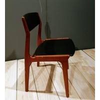 Komplet 6 krzeseł. Skandynawski modernizm. Sygnowane. Tek.  Ekoskóra